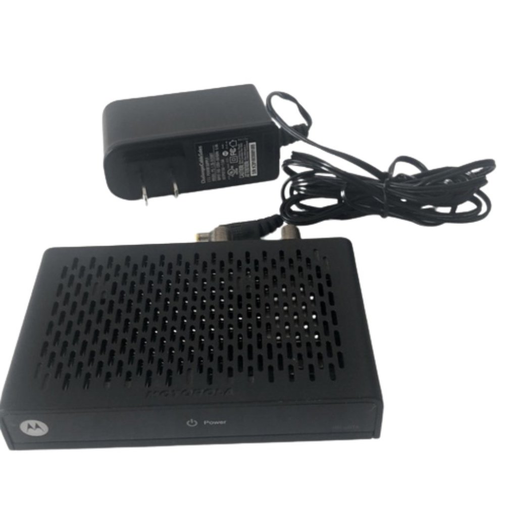 Motorola Digital Converter Box for TV & HDMI Cable